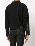 collarless buttoned jacket