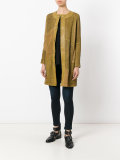 buttoned coat 
