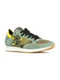 camouflage detailing lace-up sneakers