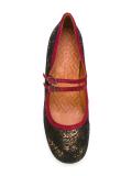 'Juntos' pumps