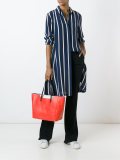 中号标志细节手提包