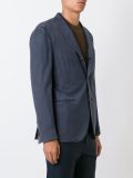 排扣西装夹克