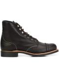 lace-up boots 