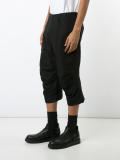loose-fit cropped trousers