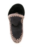 'Eski' boots