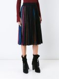 contrast pleated skirt
