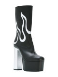 Queen boots