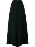 wide-legged cropped trousers