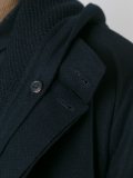 隐藏式松紧连帽夹克