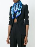 'Foulard'围巾