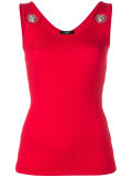 sleeveless top 