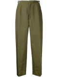 high-waisted pants 