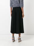 wide-legged cropped trousers