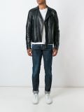 'Slim' jeans