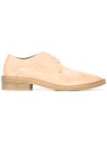 lace-up shoes 