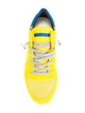 lace up trainers 