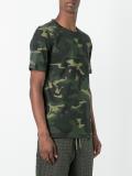 camouflage print T-shirt
