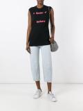 sleeveless T-shirt 