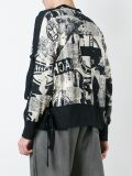 'Newspaper Print Bondage'套头衫