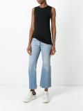sleeveless top 