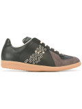 eyelet pattern trainers