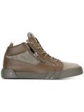 The Shark 5.0 mid-top sneakers