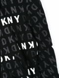 logo图案连帽夹克