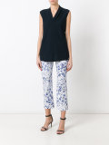 V-neck sleeveless shirt