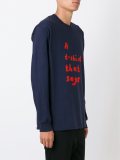 'A T-shirt That Says'套头衫