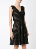 v neck sleeveless dress