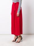 wide-legged cropped trousers
