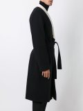 腰带和服式外套