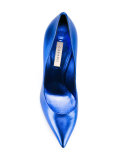 pointed-toe pumped