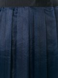 pleated skirt