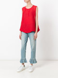 sleeveless top 