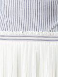 pleated skirt 