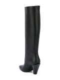 pointed boots