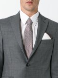 pointed tie 