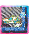 multicoloured neck scarf