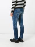 'Skater' destroyed jeans
