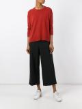 wide-legged cropped trousers