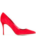 pointed toe pumps 
