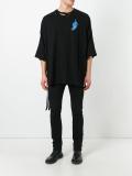  distressed T-shirt 