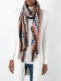 zig-zag patten scarf