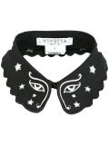 eye embroidered collar