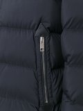 'Outwear'夹克