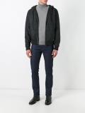 slim-fit jeans 