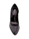 heeled pumps