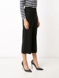 wide-leg cropped trousers