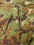 'Livery Tenent Icon' cropped camouflage trousers
